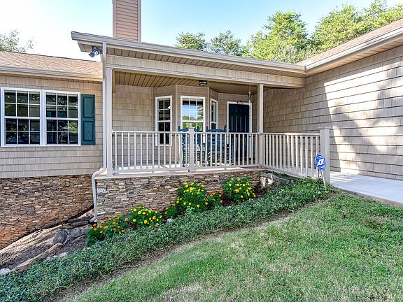 2nd image of 3425 Peppermint Hills Dr