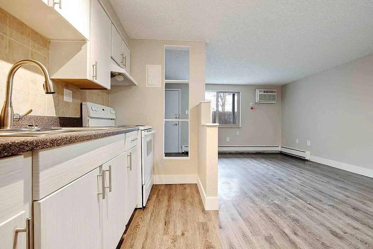 South Washington St Apts — Photo 4