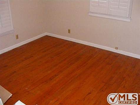 3rd image of 1604 W Tucker Blvd