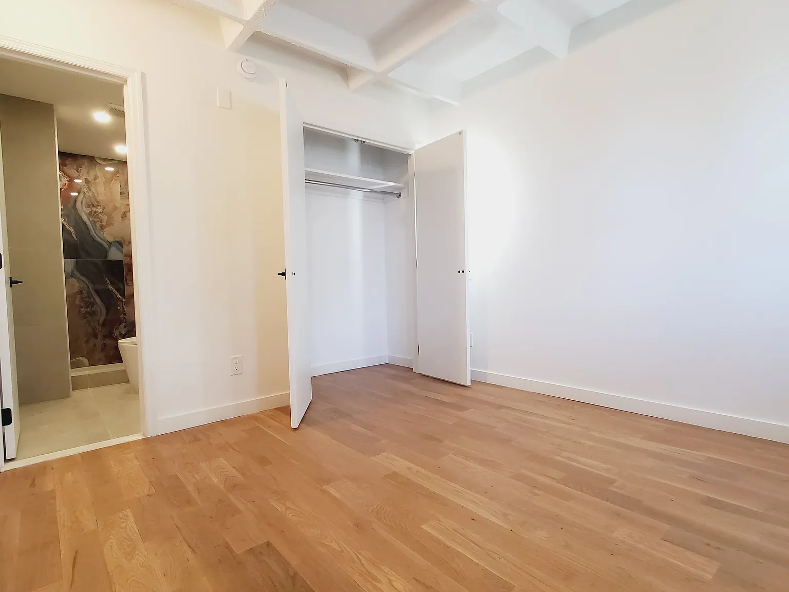 2 bed, 800 sqft, $2,800 — Photo 4