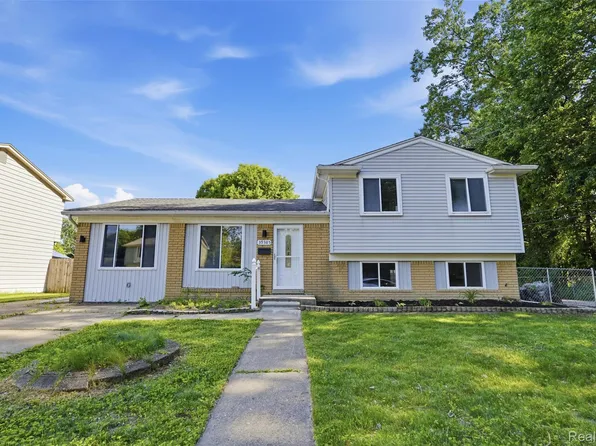 39385 Dillingham St, Westland, MI 48186