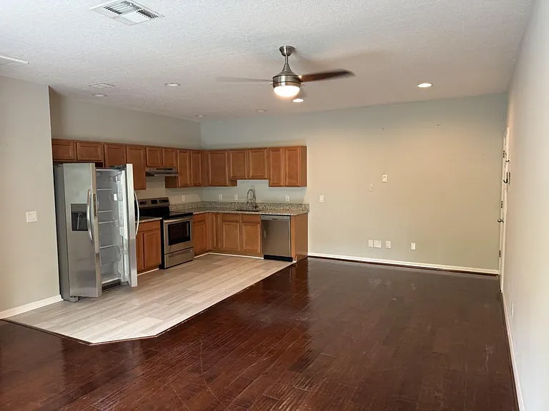 420 Park Lake Dr — Photo 77