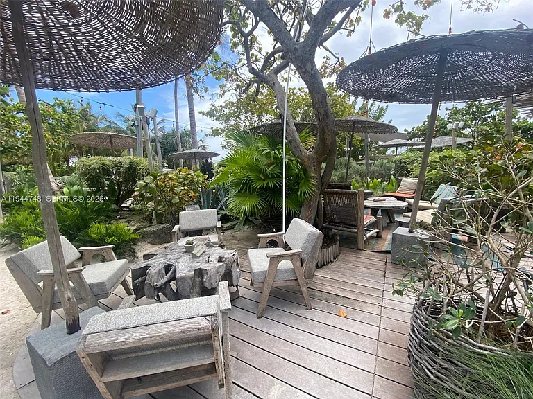 2301 Collins Ave #810 — Photo 34