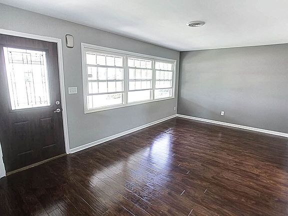 4th image of 2544 Dunhill Pl