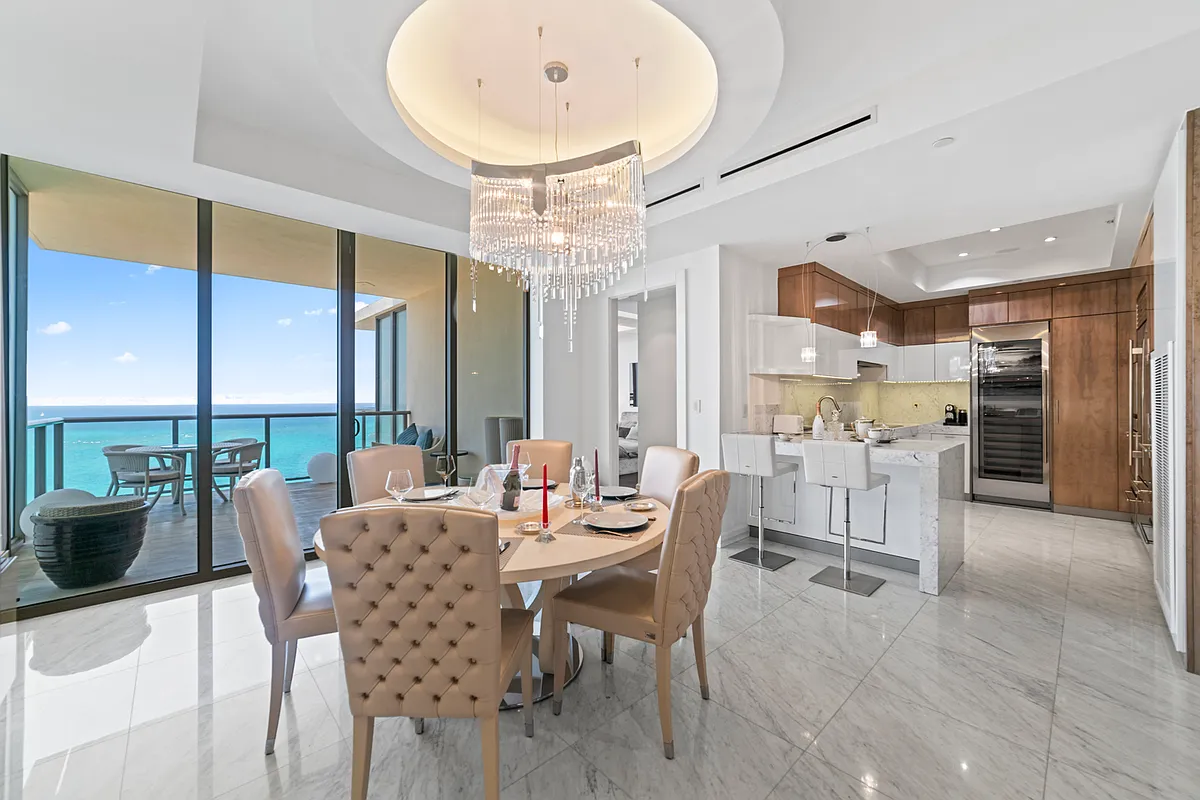 Building Photo - 9703 Collins Ave #Penthouse 00