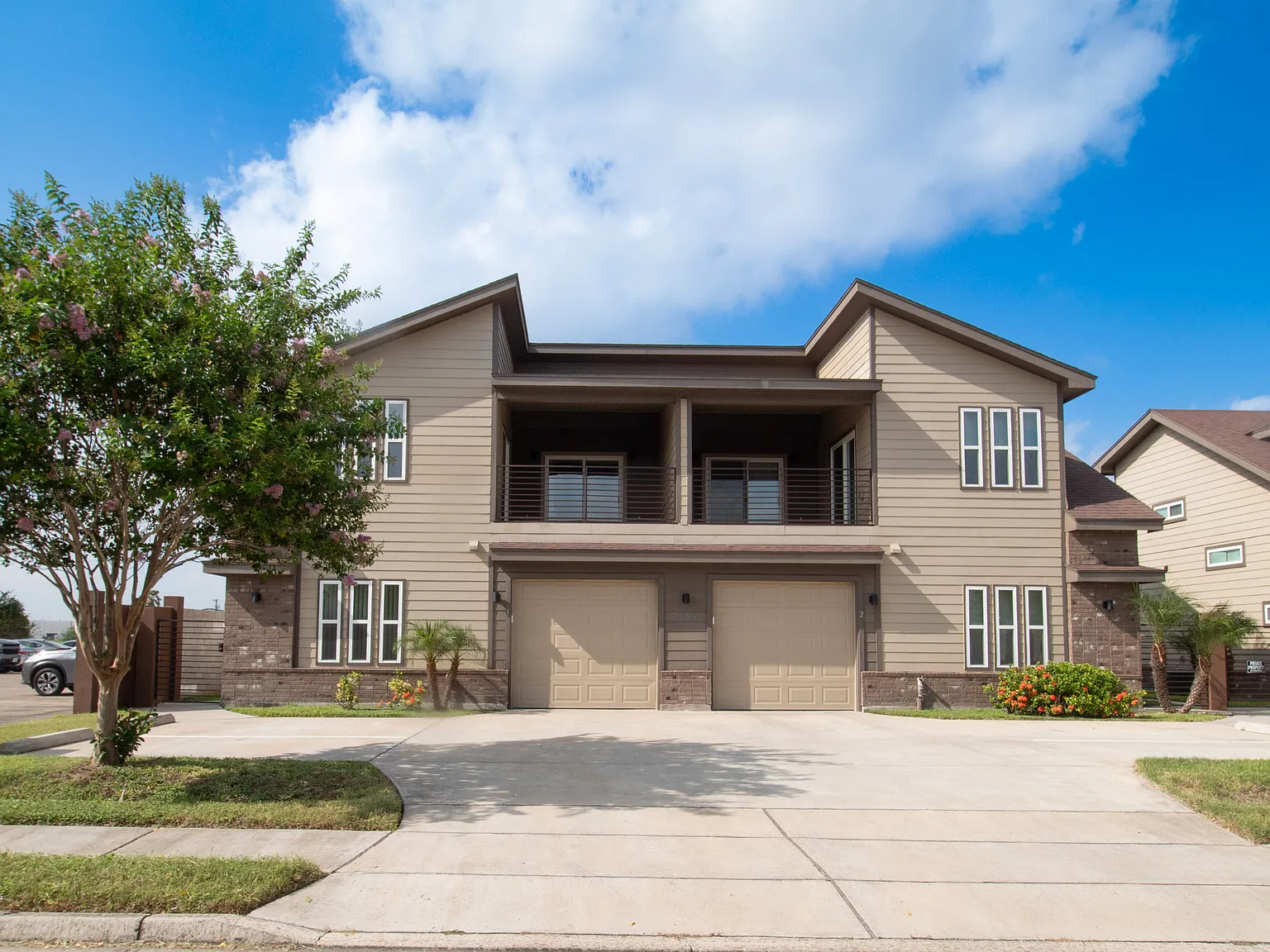 3 bed, 2.5 bath, 1350 sqft, $1,395 — Photo 3