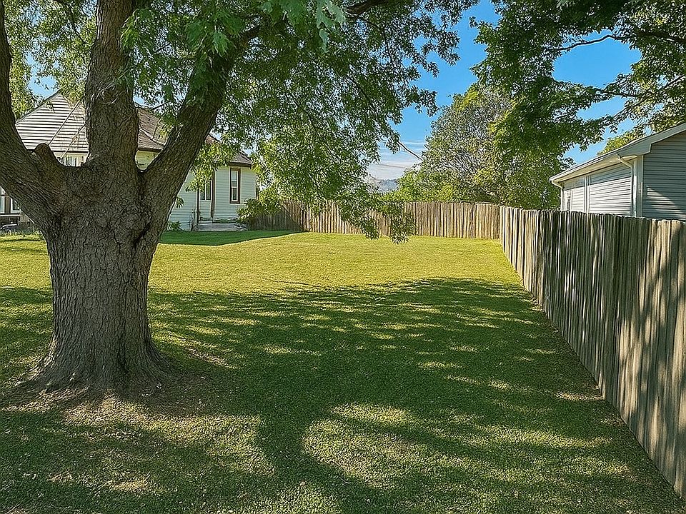 2nd image of 2013 S Lynhurst Dr