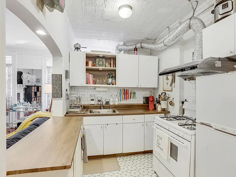 184 Franklin St #7 — Photo 6
