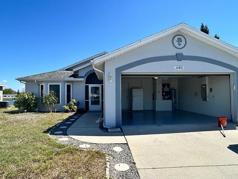 10401 Barnett Loop — Photo 2