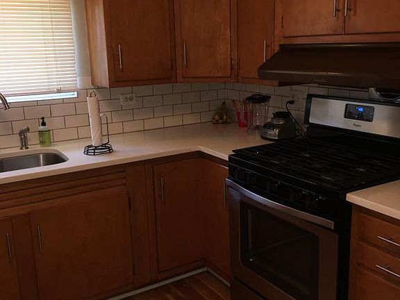 3rd image of 136 Appley Ave #House