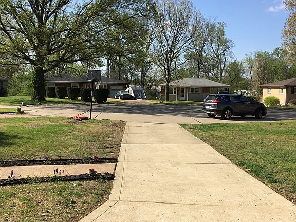 5th image of 824 Mark Sharon Ct