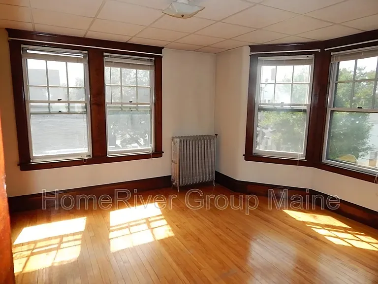 171 College St #5 — Photo 32