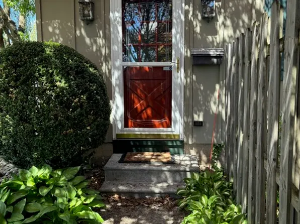 135 W Oakland Ave APT D, Doylestown, PA 18901