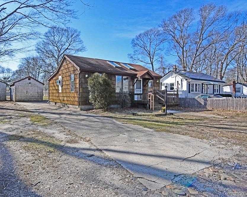 1st image of 208 Monroe Dr