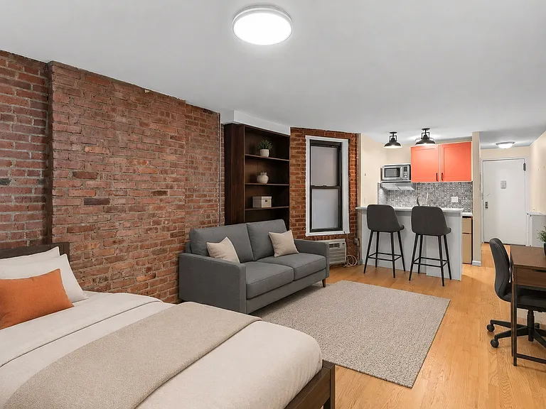 15 Jones St #1B — Photo 1
