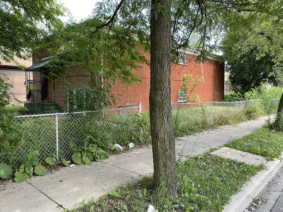 Building Photo 3