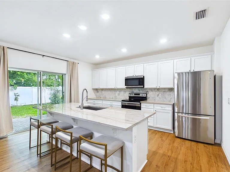 3802 E Curtis St — Photo 4