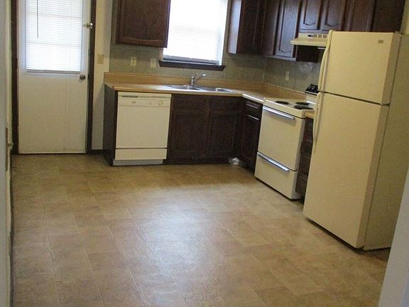 4th image of 460 NE Park Ln APT A