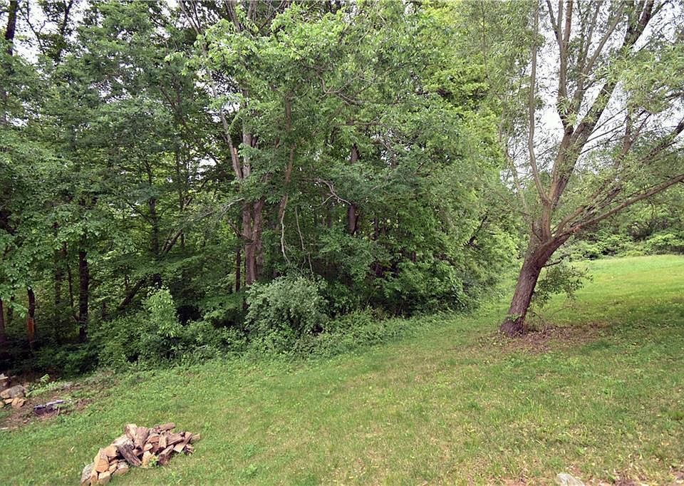 2nd image of 1968 N Garrett Ridge Rd