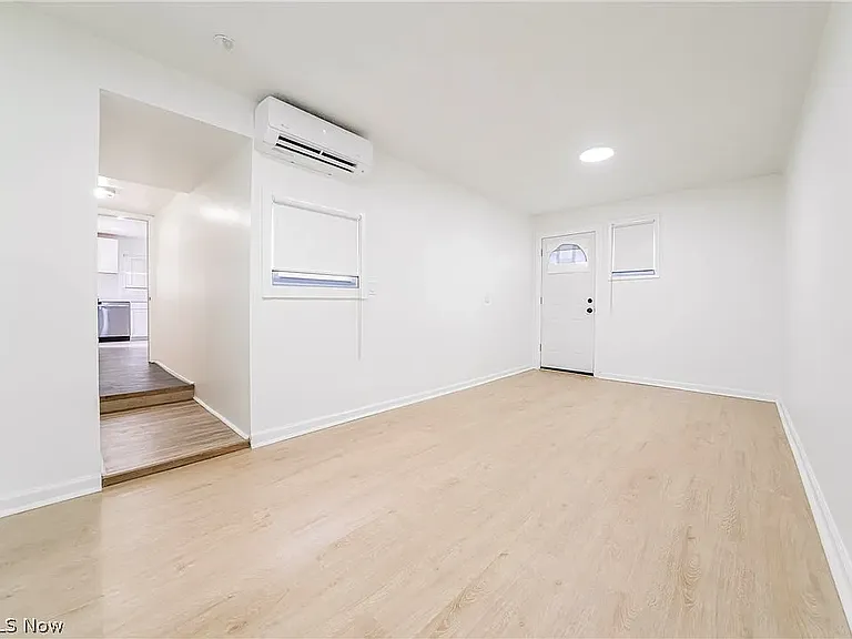 2053 W 45th St — Photo 9