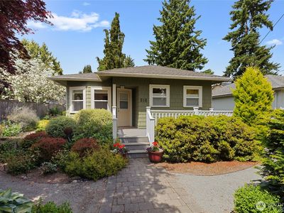 518 N 100th Street, Seattle, WA, 98133