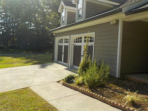 3rd image of 2554 Red Barn Rd SW