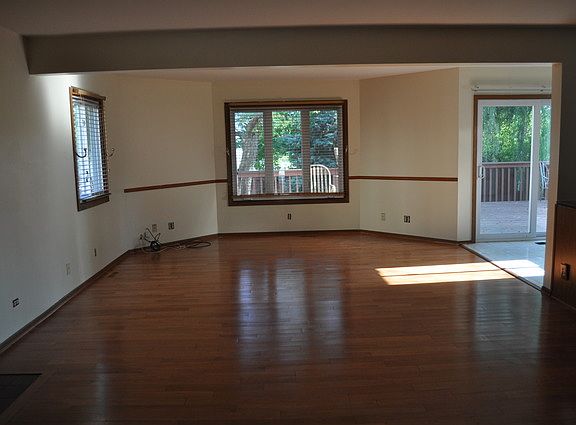 4th image of 110 Ainslie Dr