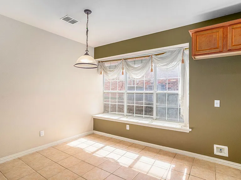 4213 Sharondale Dr — Photo 10