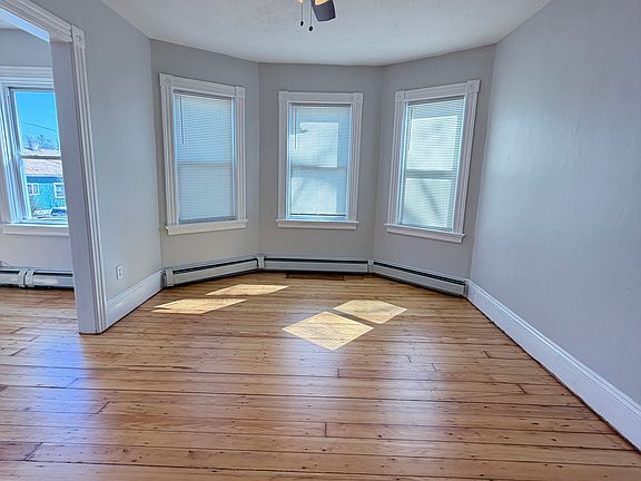 2nd image of 288-290 Sharon St #288