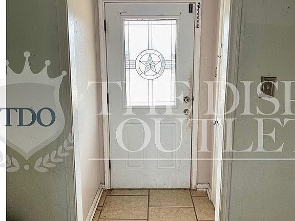 5th image of 907 E 12th St