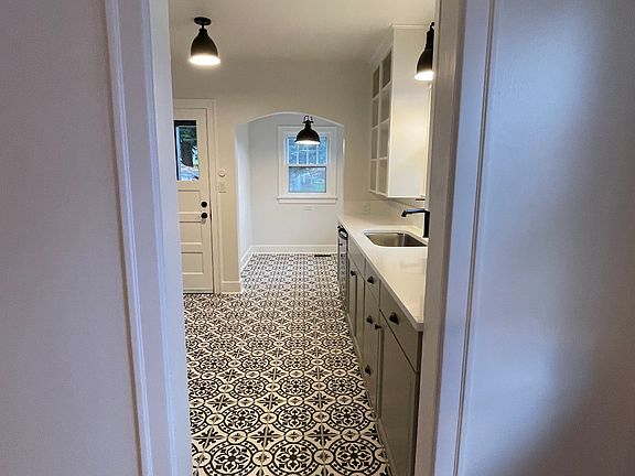3rd image of 1921 C St