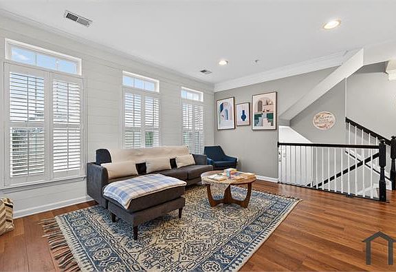 4th image of 1797B Wheyfield Dr