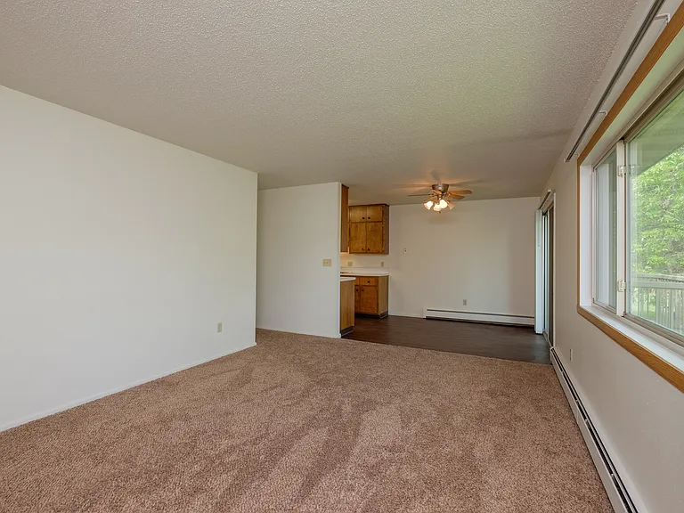 Fargo, ND Country Club Apartments | Living