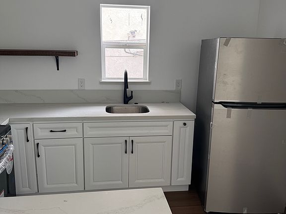 3rd image of 4039 W 138th St #H