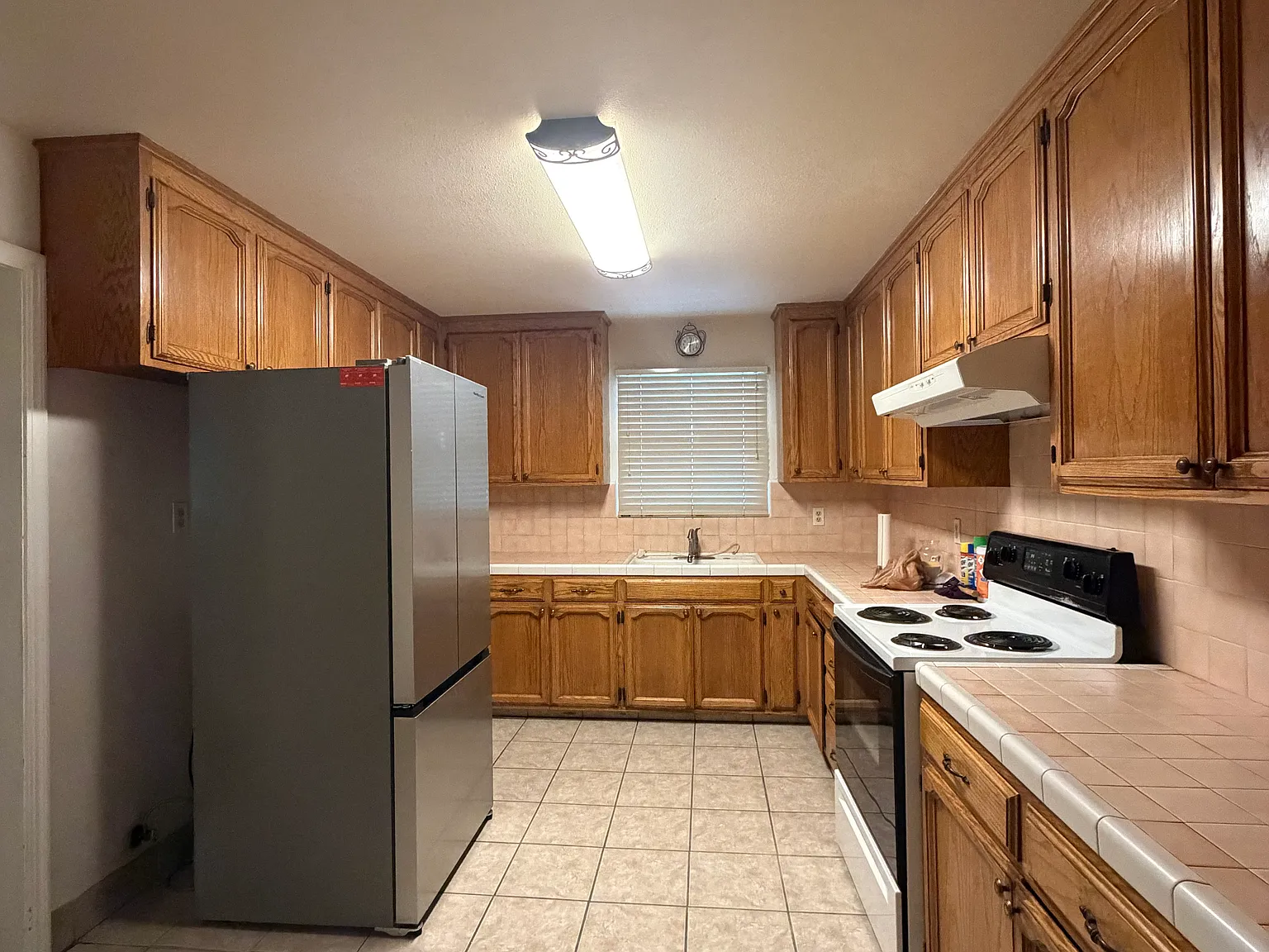 3 bed, 1795 sqft, $2,100 — Photo 4