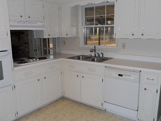 Spacious Eat-in Kitchen