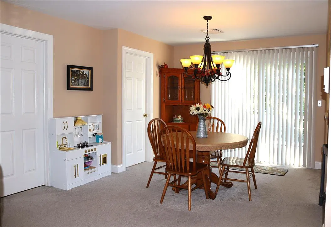 2 bed, 2.5 bath, 1504 sqft, $2,500 — Photo 2