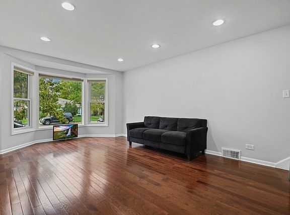 2nd image of 8338 Karlov Ave