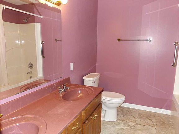 5th image of 101 W Savannah Dr