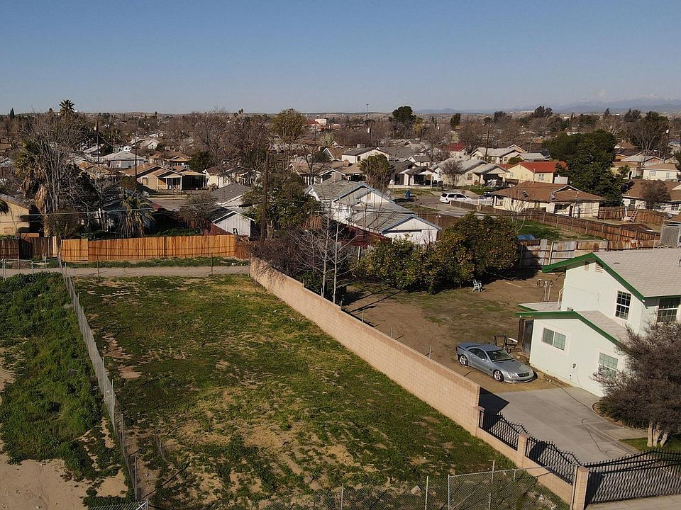 1st image of 210 Roberts Ln