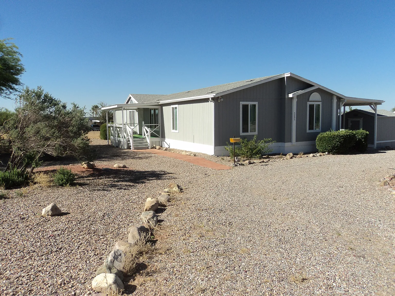 3 bed, 1978 sqft, $1,275 — Photo 1