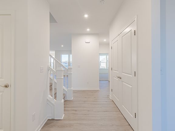 2nd image of 2153 Aviary Ln