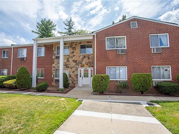 2nd image of 1290 Rockland Ave APT 1F