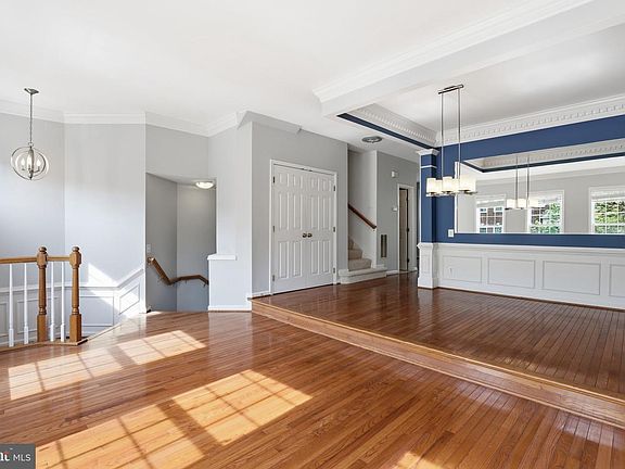 5th image of 12880 Fair Valley Ct