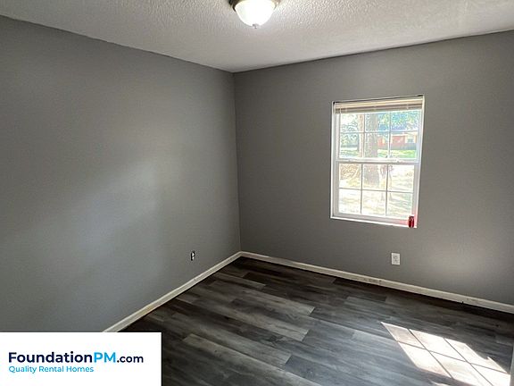 3rd image of 420 Sullivan Dr