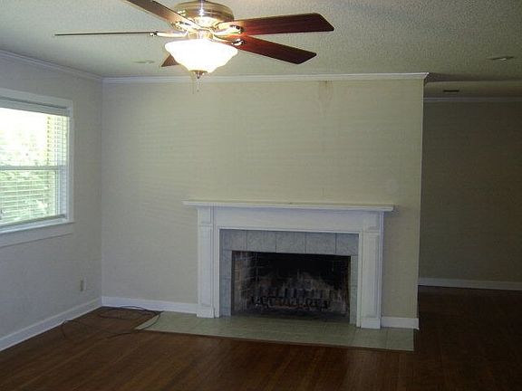2nd image of 714 W Alden Ave