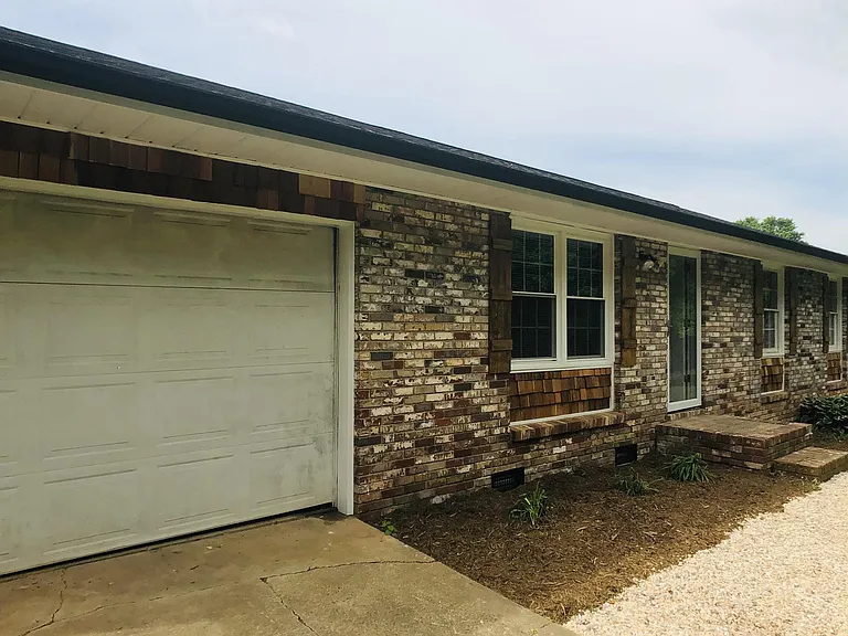 871 Windy Ridge Rd — Photo 2