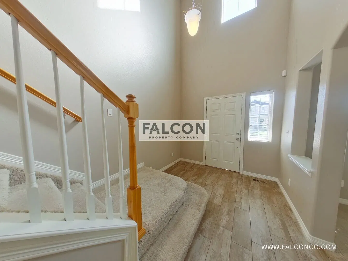 Elegant Home In Wilshire! — Photo 2