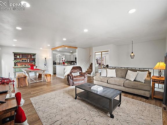 4th image of 6714 Palace Dr