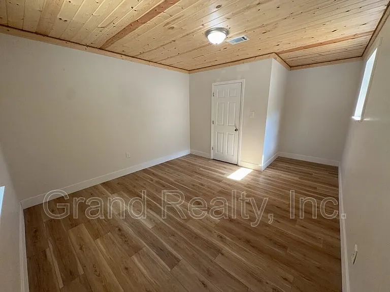 6119 Shawn Ln — Photo 9
